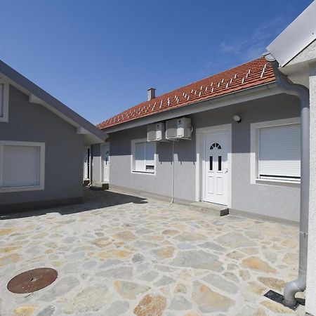 Relax Apartmani Kladovo Ngoại thất bức ảnh