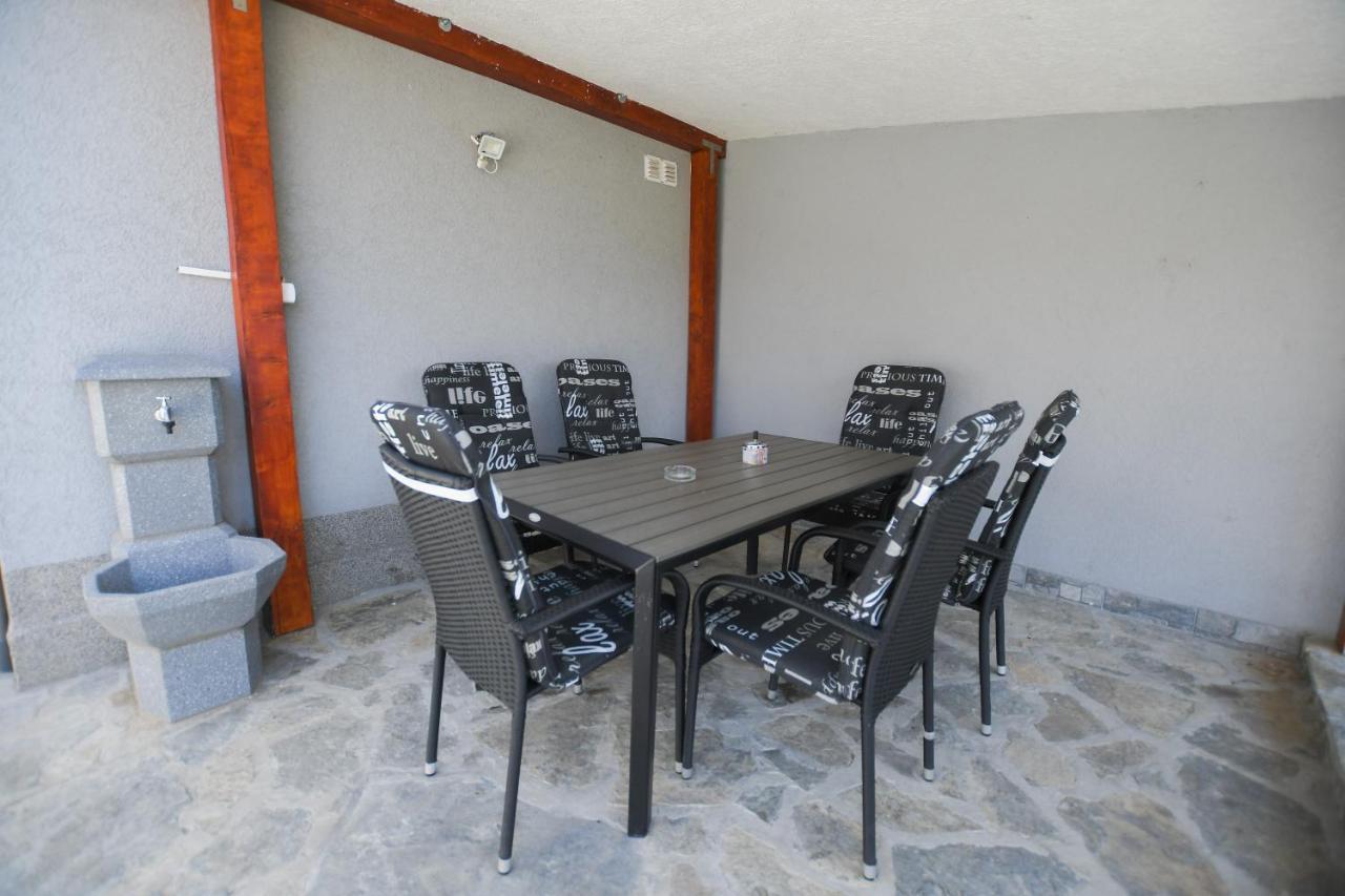 Relax Apartmani Kladovo Ngoại thất bức ảnh